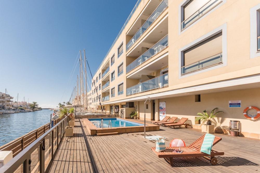 Pierre & Vacances Empuriabrava Bagian luar foto