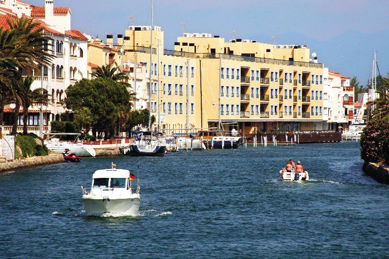 Pierre & Vacances Empuriabrava Bagian luar foto