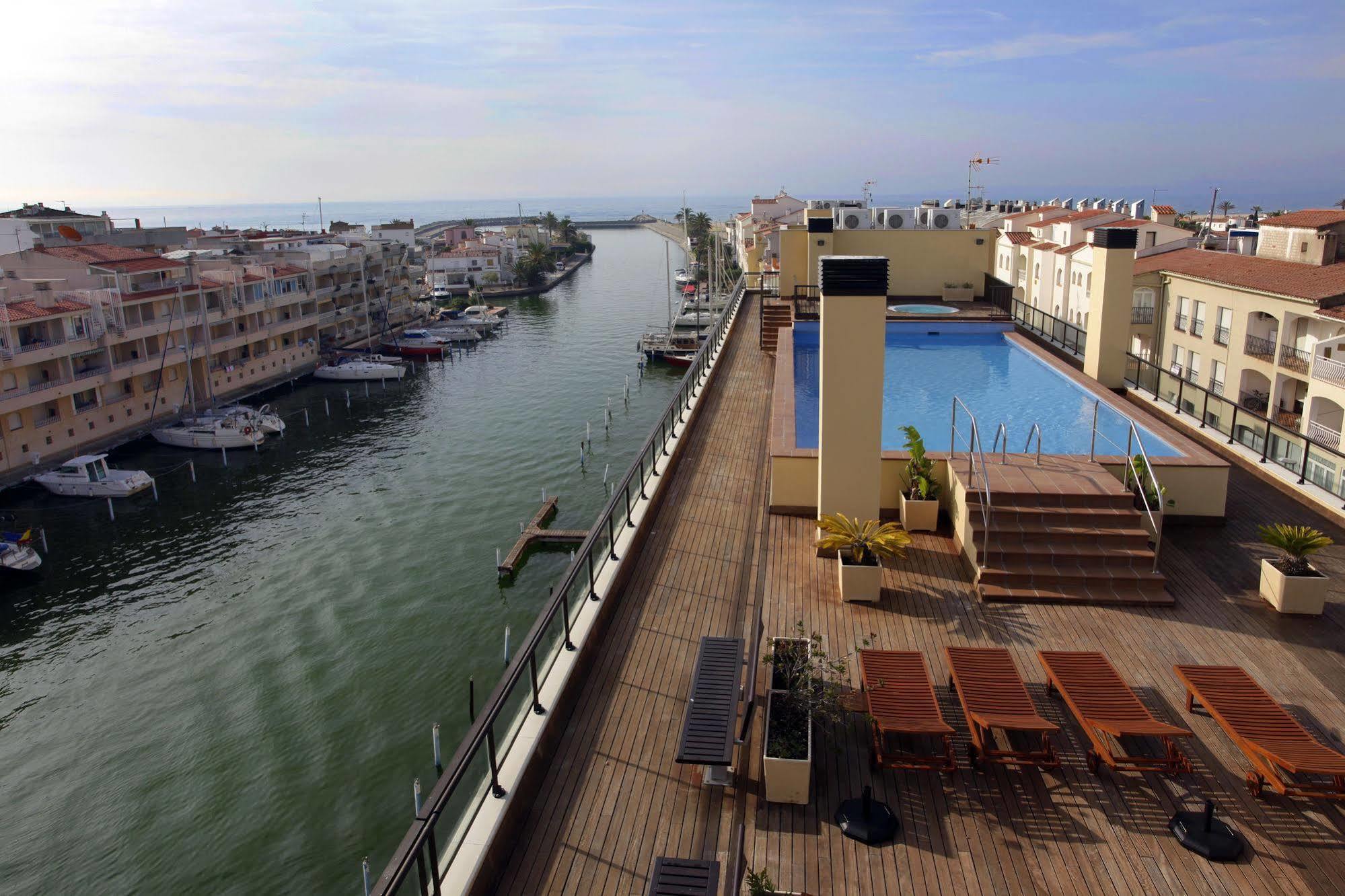 Pierre & Vacances Empuriabrava Bagian luar foto